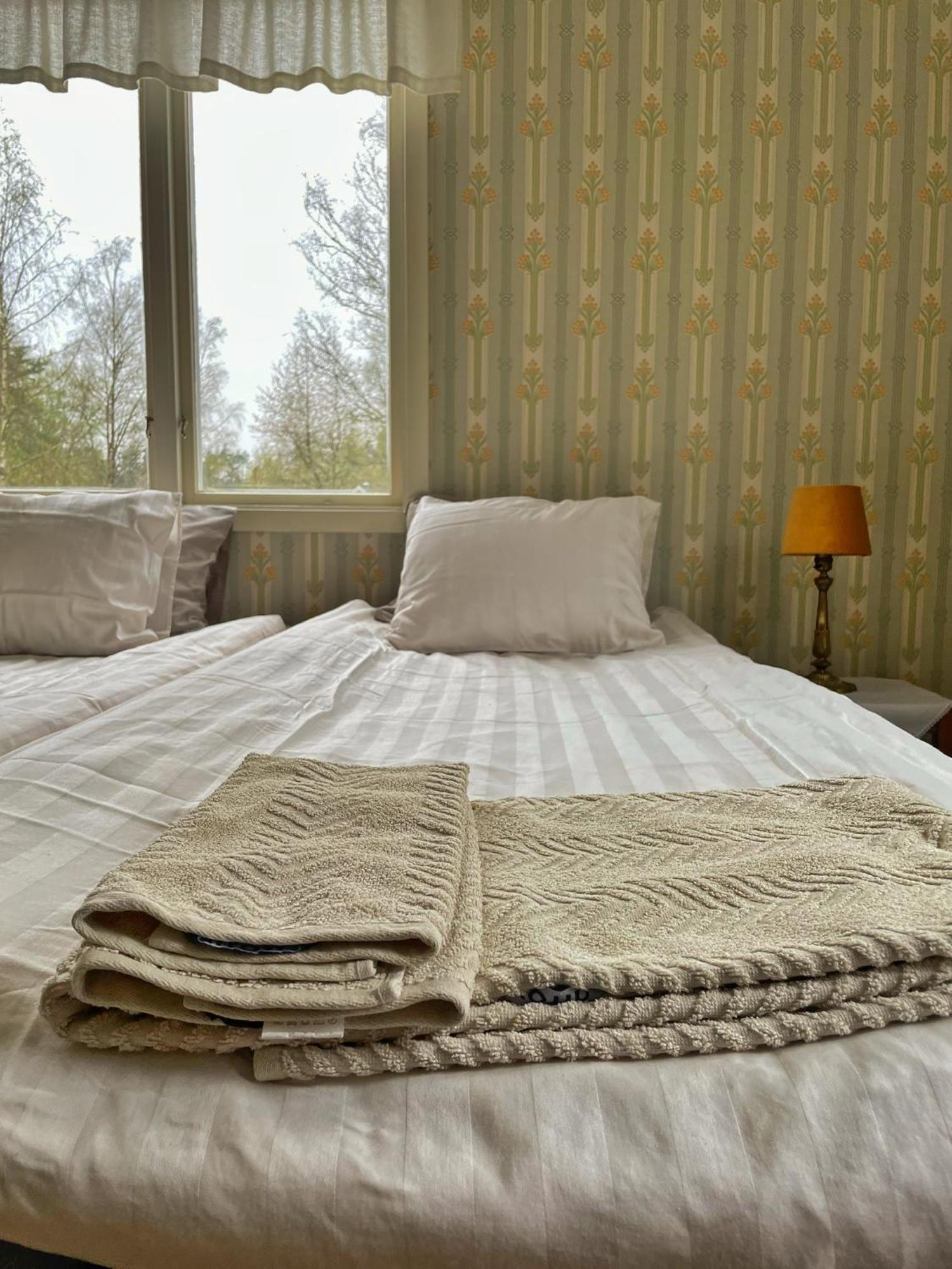 Viktors Affaershus Bed & Breakfast Atran Екстериор снимка