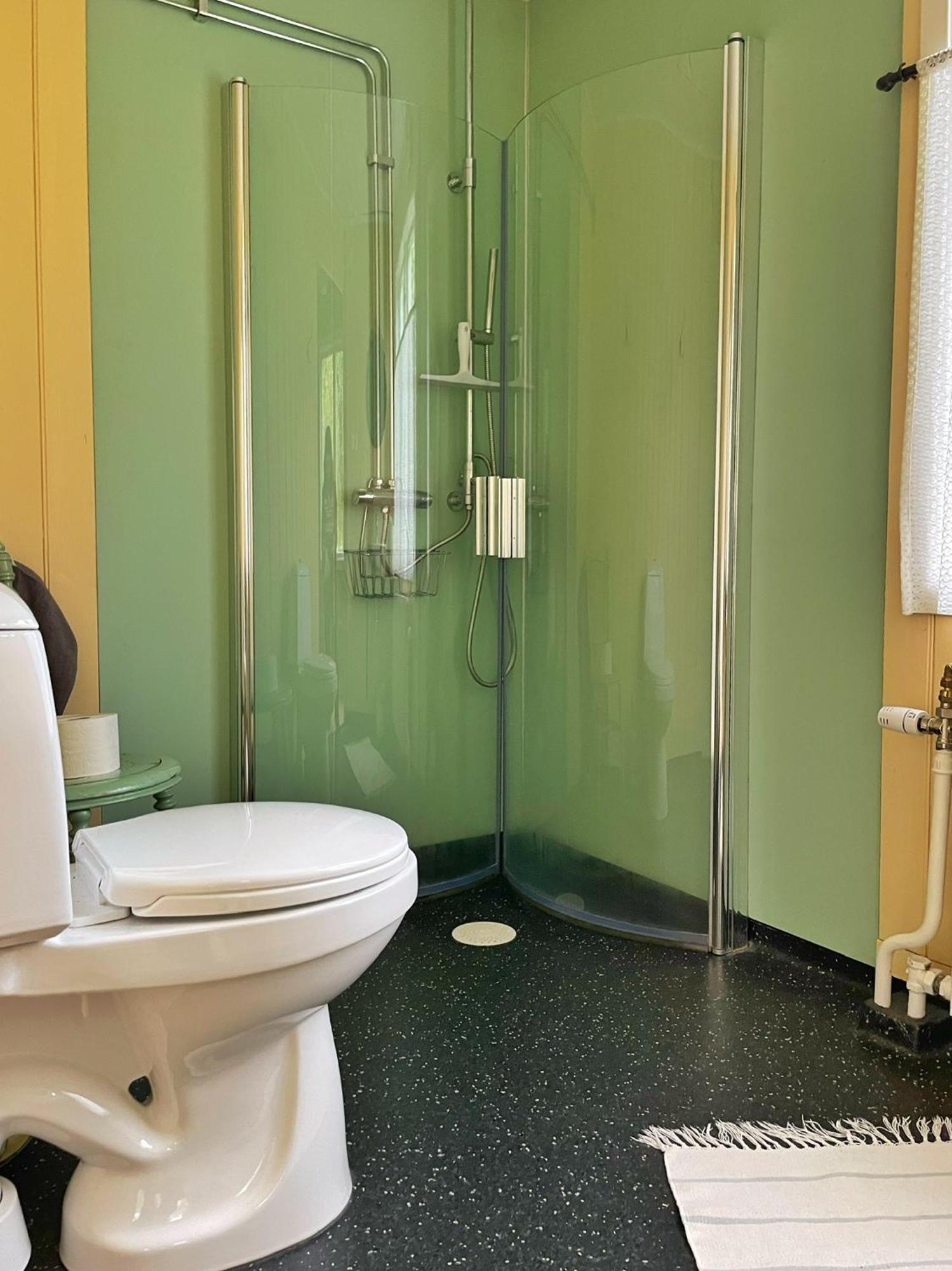 Viktors Affaershus Bed & Breakfast Atran Екстериор снимка